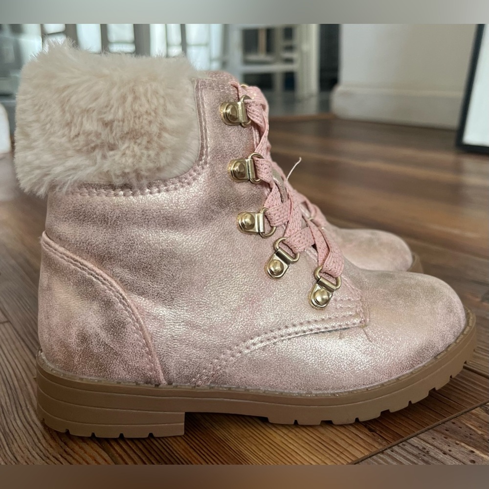 Girls boots, size 9 metallic pink boots, faux fur, zipper and tie closure